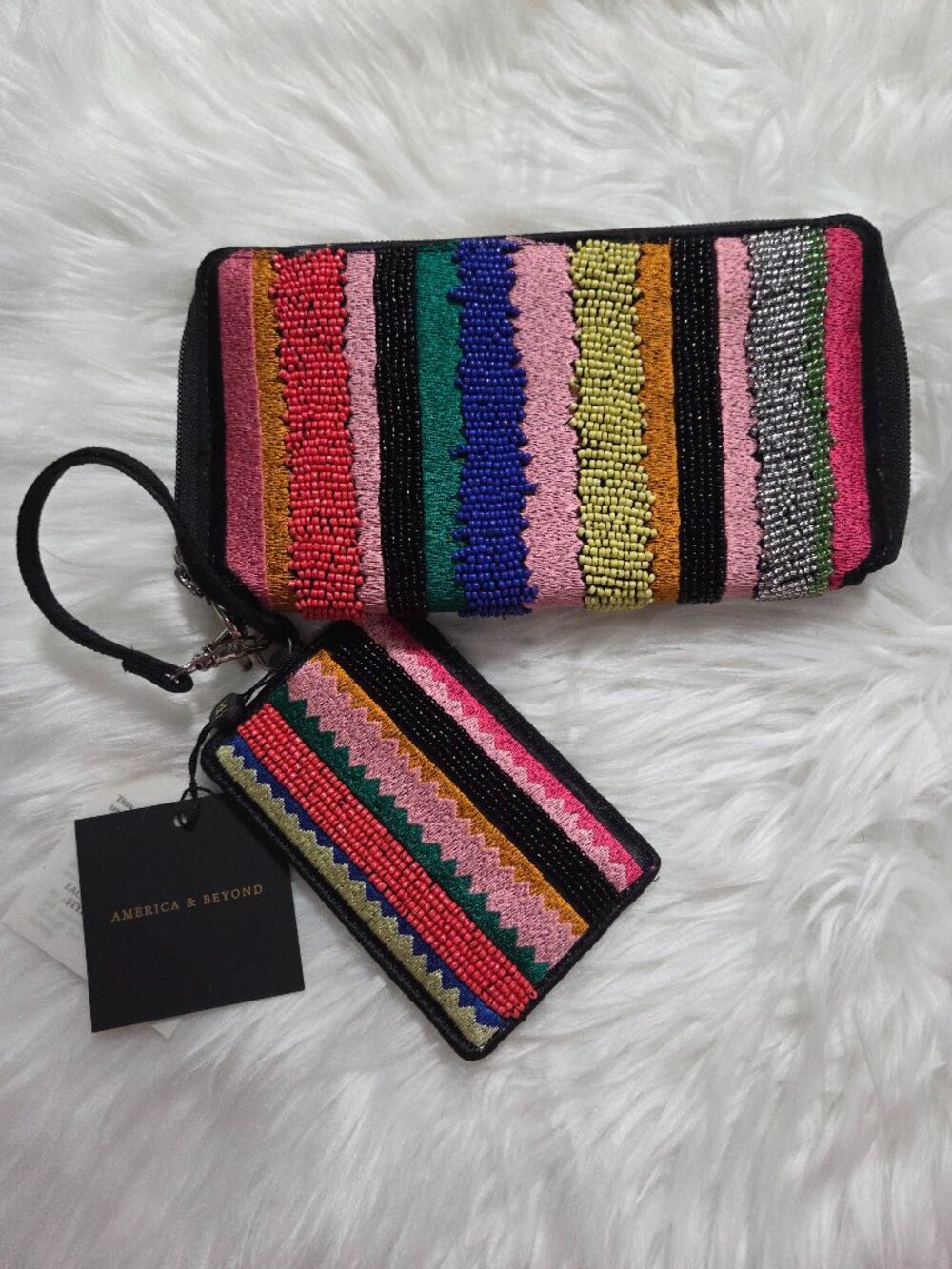 America & Beyond Beaded Wallet & ID Holder Set